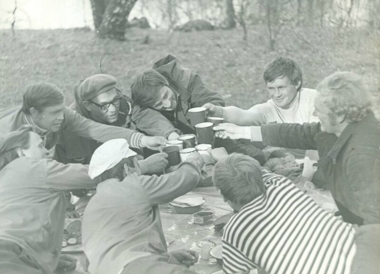 Душевные фотографии советских застолий Душевные фотографии советских застолий