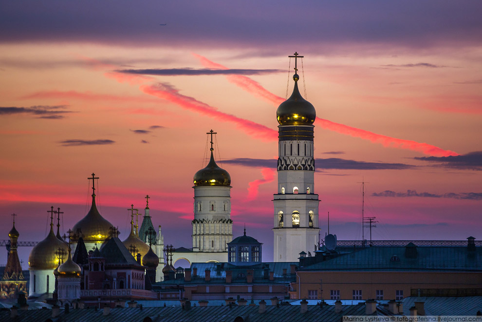 Как солнце вставало над Кремлем