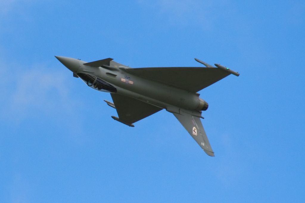Великобритания временно прекратила полеты истребителей Typhoon Армия
