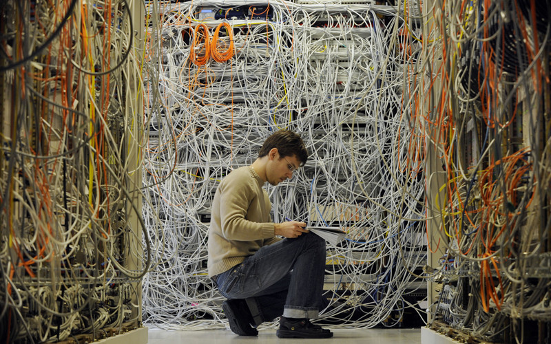 Ты должен приехать и всё нам сделать! (нм) история, прикол, сервер, сисадмин, ты должен!, факты