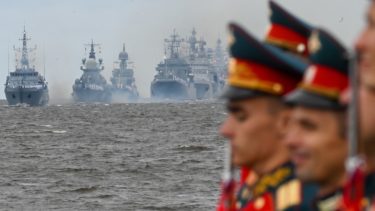 Японцы гадают, какой «месседж» послала Россия миру военно-морским парадом