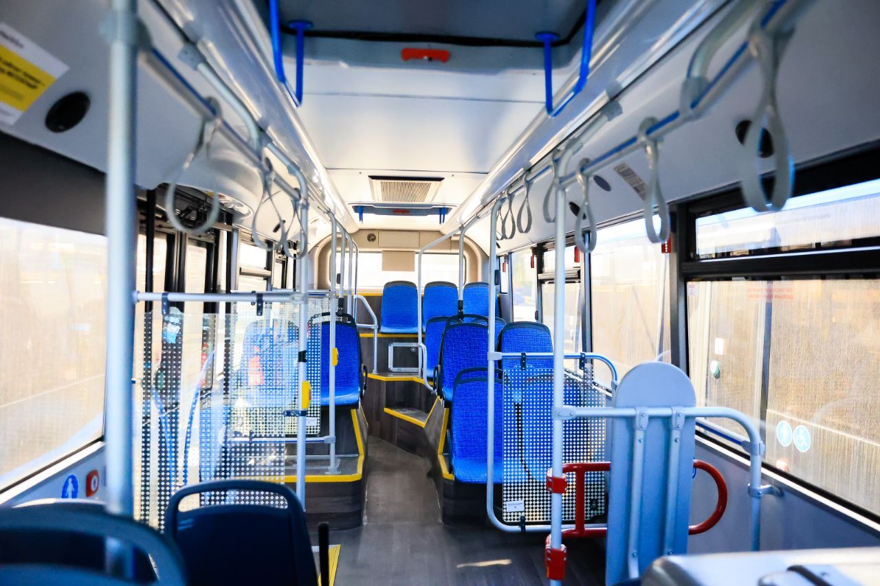 В Подмосковье привезут 200 автобусов, умеющих наклоняться в сторону выхода на остановках