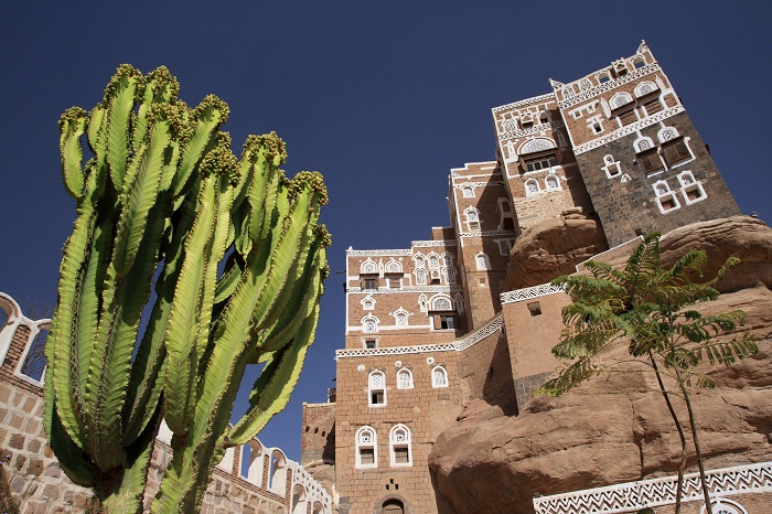 Dar al-Hajar — симпатичная достопримечательность Йемена архитектура,Ближний Восток,Йемен