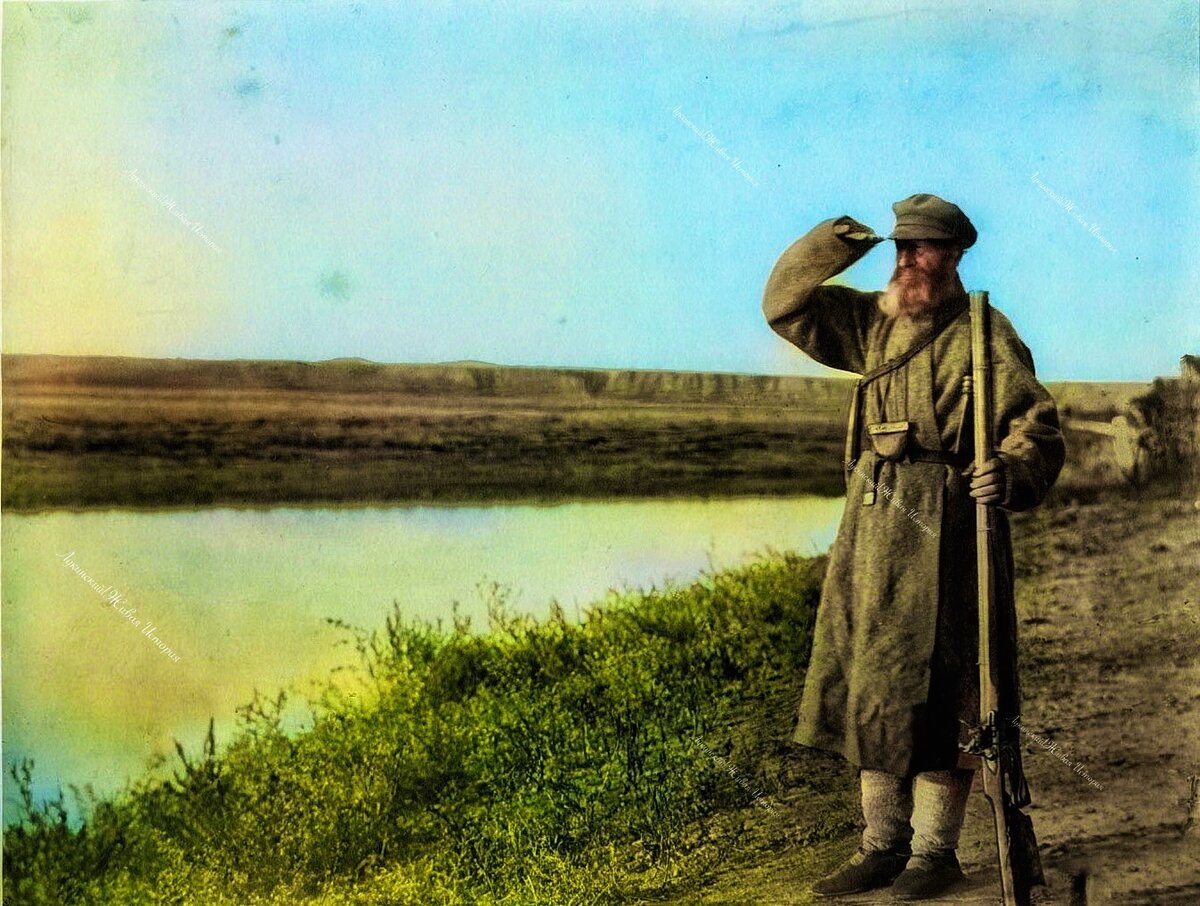 Пожилой казак-пластун (снайпер) на реке Аксал готов защищать Россию
