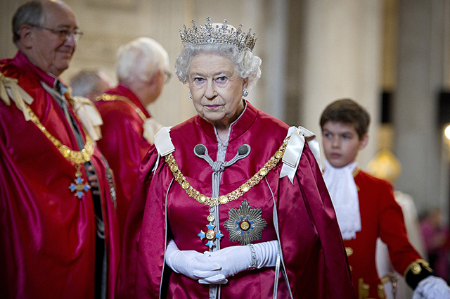 Звон колоколов, провозглашение короля, перевыпуск национальной валюты: что ждет Великобританию после смерти Елизаветы II