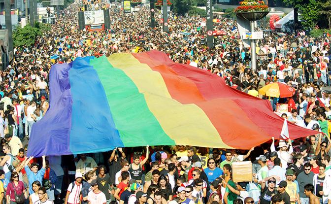 Немцев пытаются загнать в «Гейманию» с однополыми браками