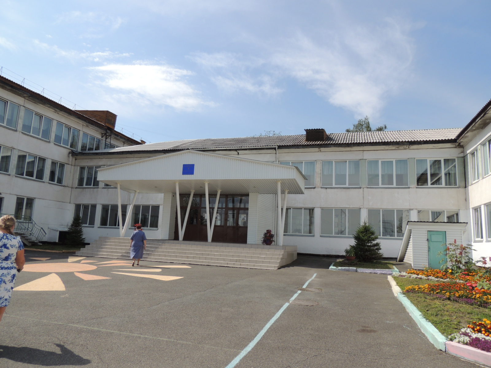 Школа 53 красноярск. Моя школа красноярский край. Новая школа 41 иланский. Верхняя уря красноярский край. Моя школа красноярский край.