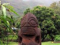 Загадочные «инопланетные» статуи на острове Нуку-Хива