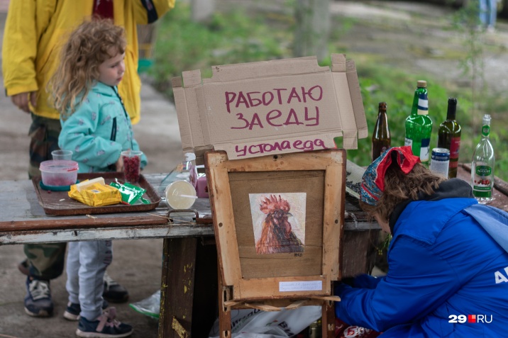 Гостей ждал небольшой фуршет