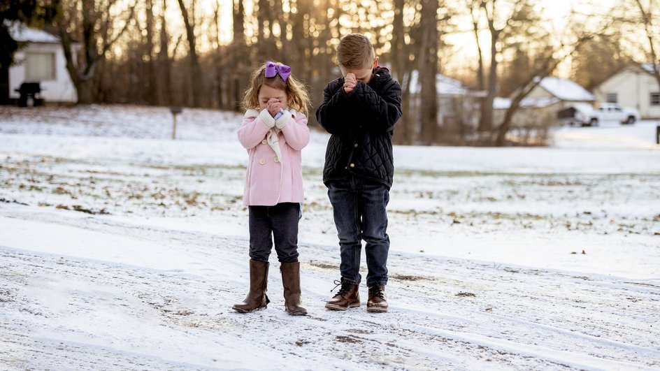 Дети зимой Дети зимой