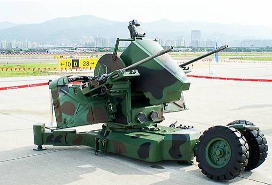 Система ПВО Тайваня: зенитные пулемётные и артиллерийские установки оружие