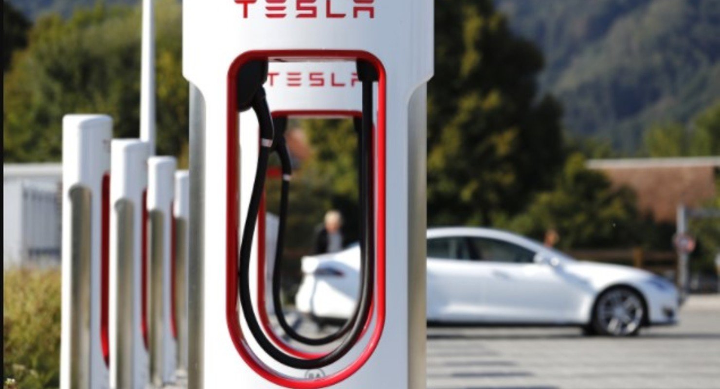 Илон Маск: зарядки Tesla Supercharger будут открыты для всех Автомобили