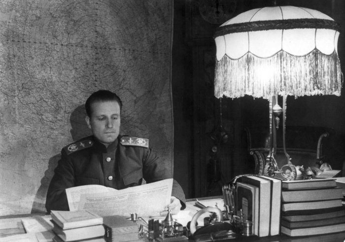 Александр Голованов – главный маршал авиации (19 августа 1944), командующий Авиацией дальнего действия СССР (1942-1944), командующий 18-й воздушной армией (1944-1946), командующий Дальней авиацией СССР (1946-1948)./Фото: waralbum.ru