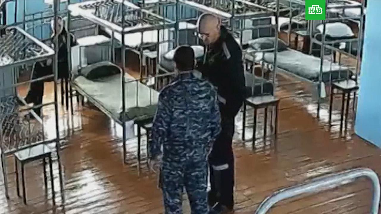 Шойгу посадили в тюрьму