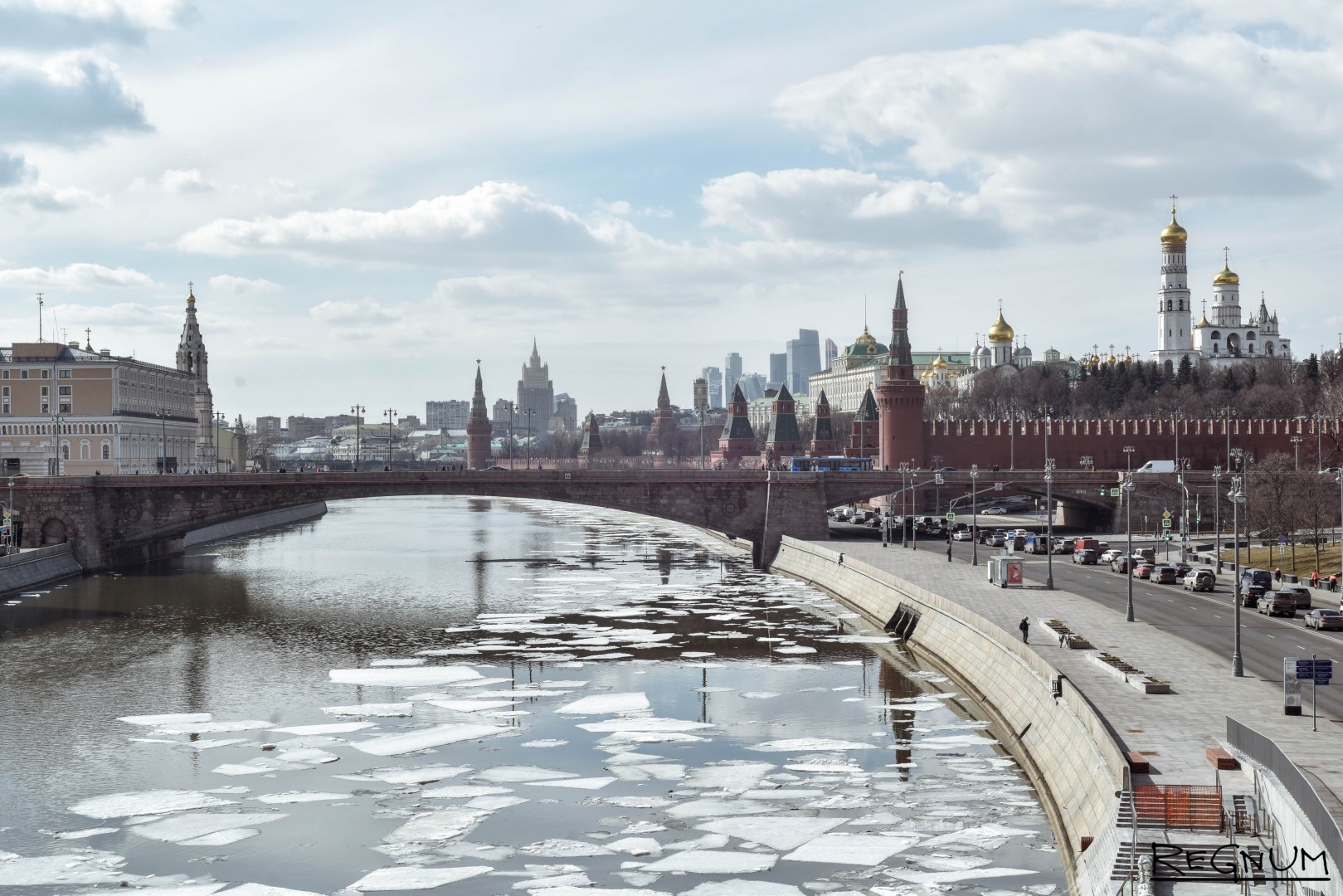 Погода город москва. Москва Зарядье Весна. Москва Зарядье март. Москва Зарядье ранняя Весна. Москва весной.