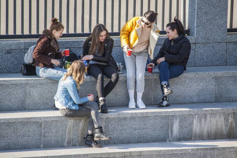 Записки Колорадского Таракана. Армия украинских буратин ушла за туями Записки Колорадского Таракана. Армия украинских буратин ушла за туями украина