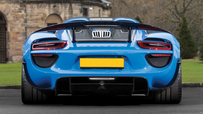 Porsche 918 Spyder Weissach: вид сзади.