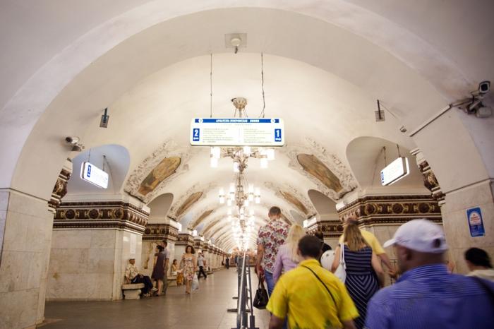 10 самых красивых станций метро Москвы (9 фото)