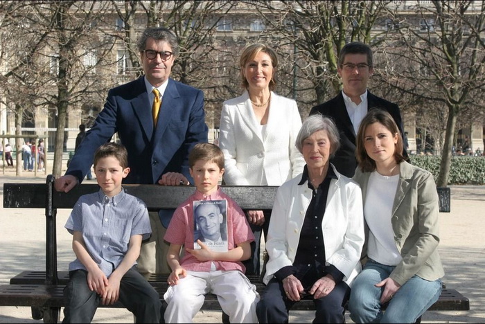 Семья Оливье де Фюнеса с братом Патриком и матерью Жанной