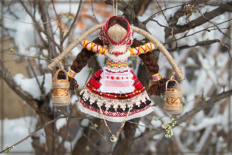 Русские народные поделки своими руками - мастер-классы по изготовлению деревянных, соломенных и глиняных предметов Русские народные поделки своими руками - мастер-классы по изготовлению деревянных, соломенных и глиняных предметов