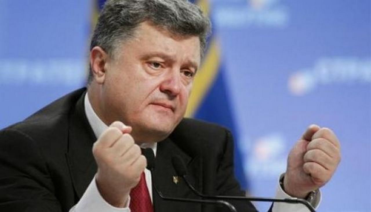 Порошенко летит к Макрону внушать свою позицию по Донбассу