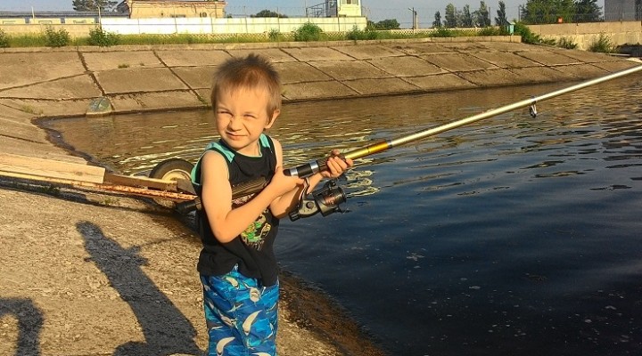 Рыбалка каждый. Юный Рыбак. Рыбалка в 9 лет. Самый Юный Рыбак на планете. Корнилов юные рыболовы.