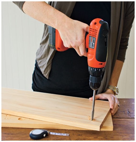 КРАСИВАЯ ПОДВЕСНАЯ ПОЛКА