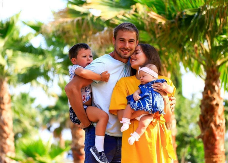 Биатлонист Антон Шипулин стал отцом в третий раз Биатлонист Антон Шипулин стал отцом в третий раз Дети,Дети знаменитостей