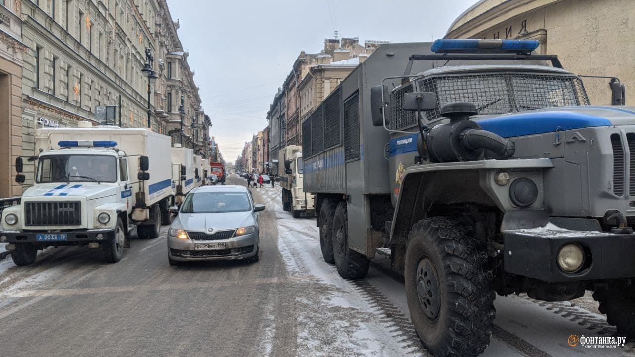 «Они, похоже, опять». Центр Петербурга снова готовят к коллапсу Павел, Каравашкин, «Фонтанкару»автор, через, центре, техника, Петербурга, снова, смогли, снегоуборочной, полиции, февраля, остановке, городским, автобусам, троллейбусам, запрещен, доступ, Невский, разрешали