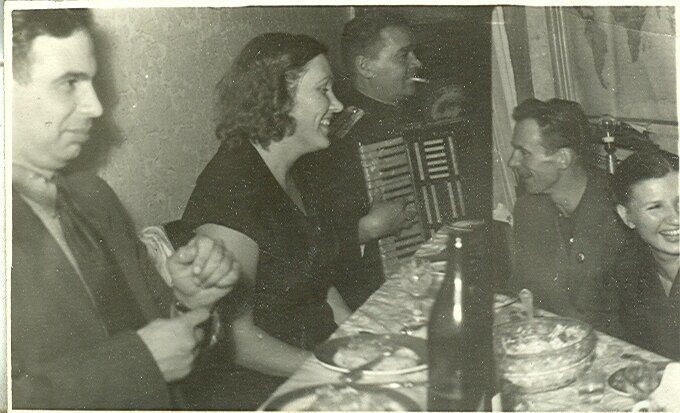 Душевные фотографии советских застолий Душевные фотографии советских застолий