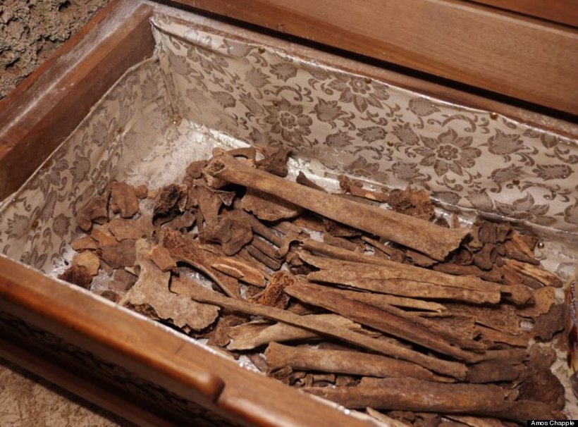 Как живется грузинскому монаху на вершине скалы, где он провел уже 26 лет Путешествия,фото