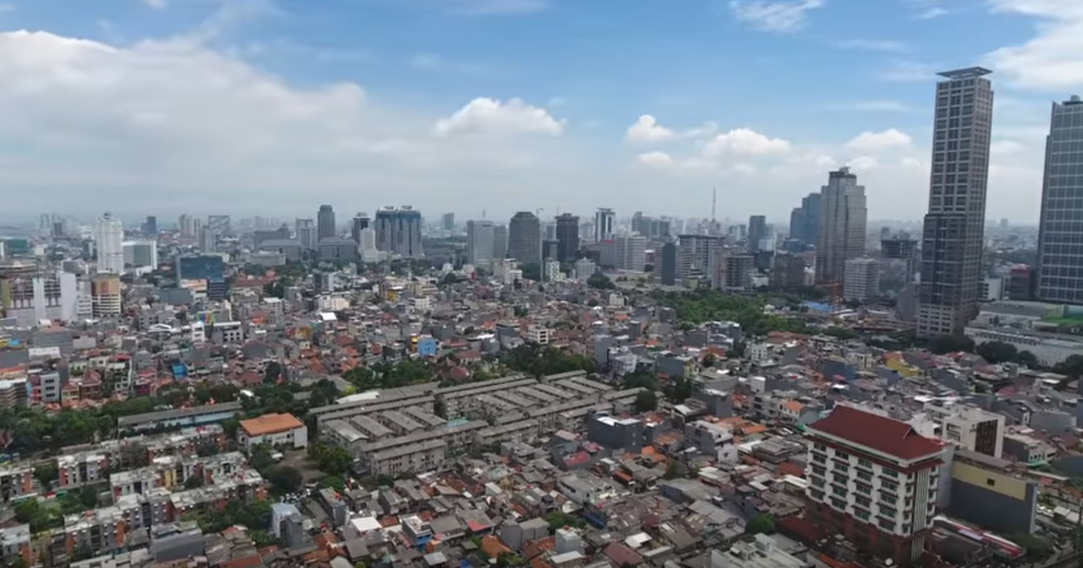 В Джакарте очень много малоэтажных зданий