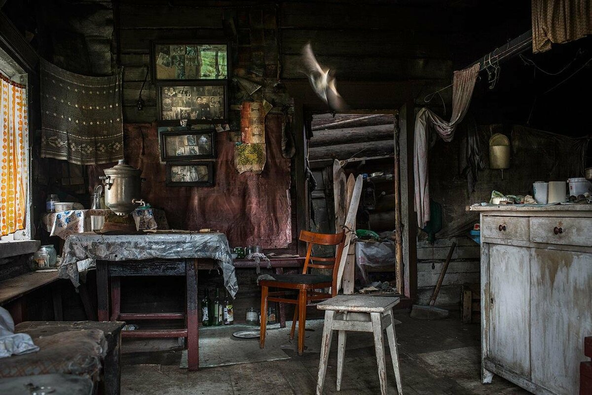 Фотографии в старых домах, как немые свидетели прошлых надежд Истории из жизни,отношения,эту страну не победить