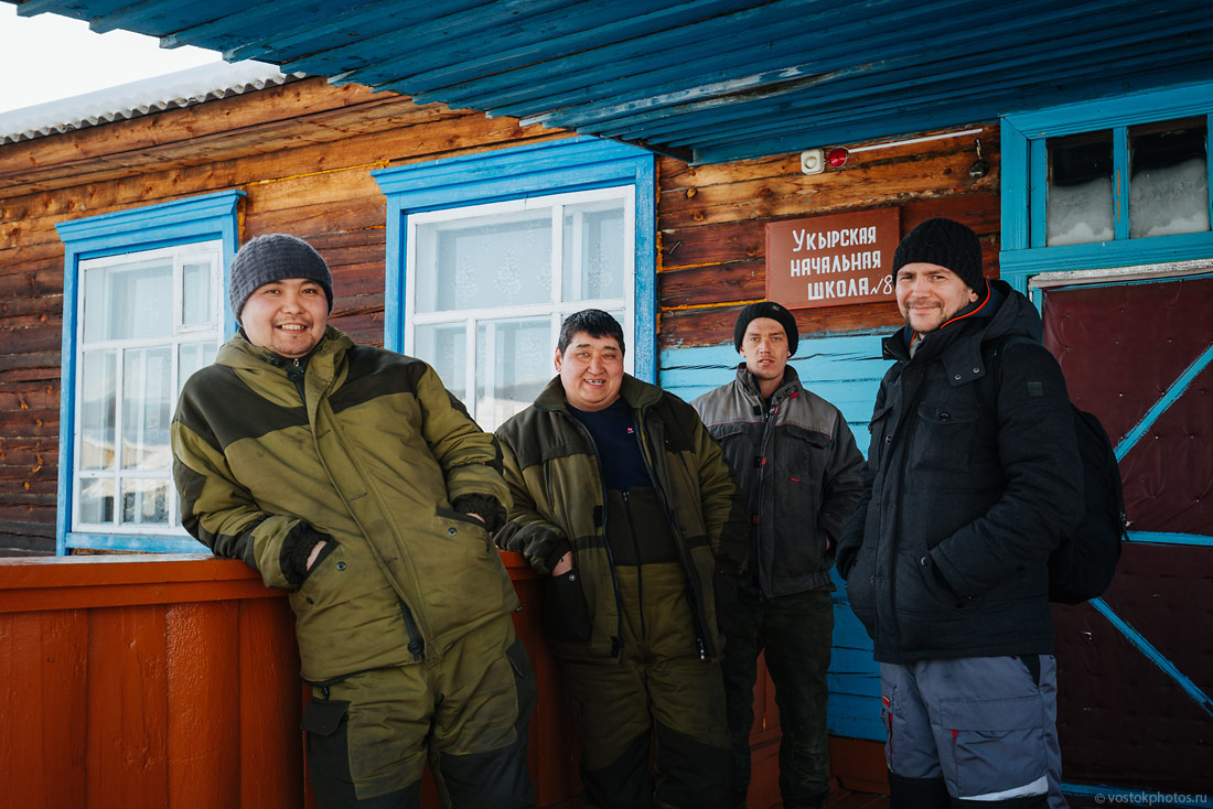 Деревня на краю России: как живут счастливые люди там, где даже сотовой связи нет