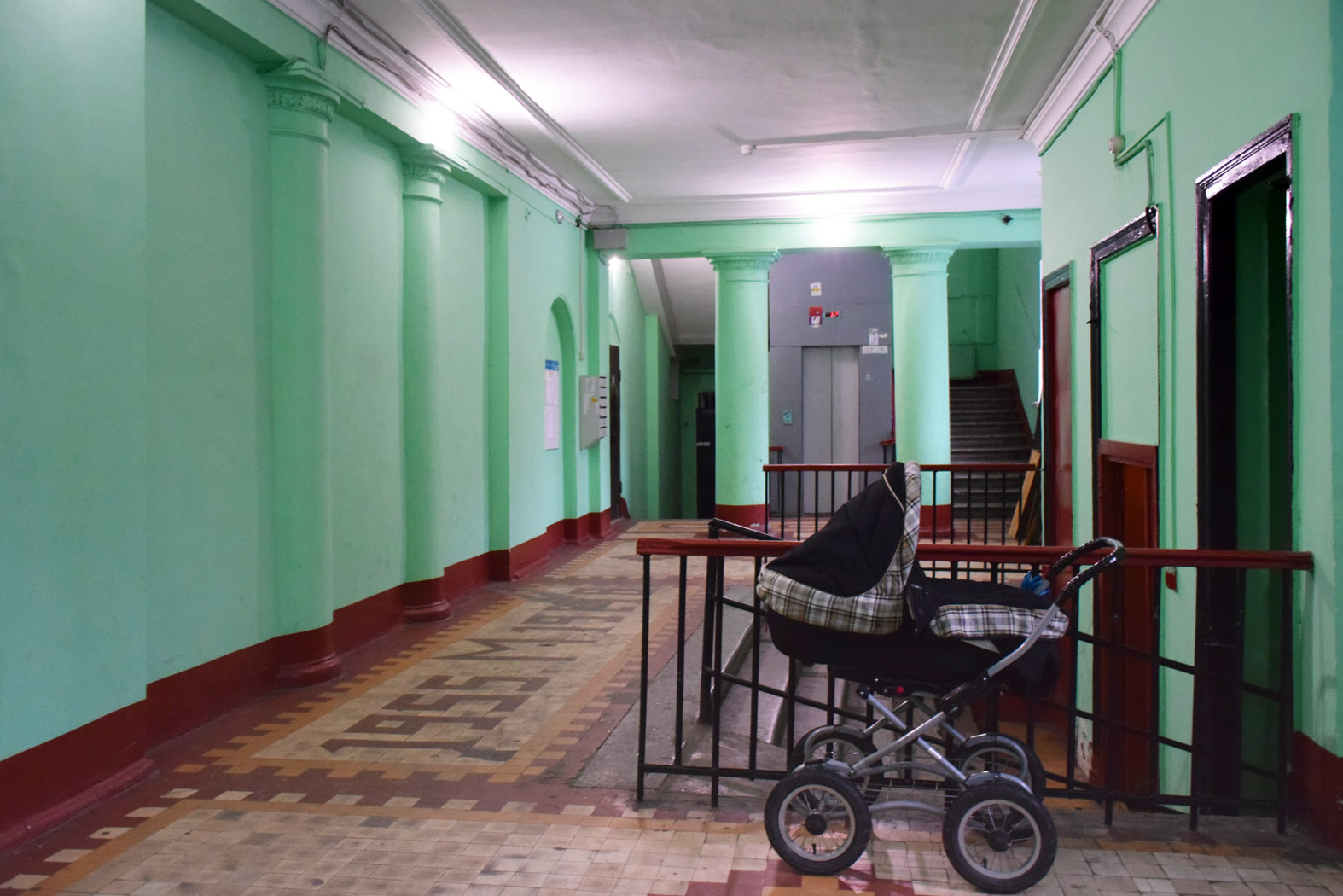 «Эрмитаж видела, а такую квартиру нет»: в Санкт-Петербурге продается квартира с 58 комнатами «Эрмитаж видела, а такую квартиру нет»: в Санкт-Петербурге продается квартира с 58 комнатами коммунальная квартира