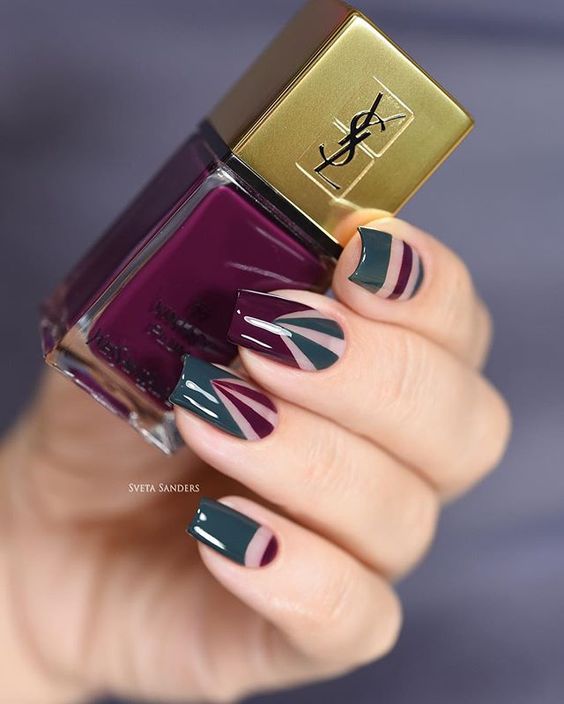 #NailArt с лаками #YSL 76 FUR GREEN и 77 VINTAGE PLUM. А завтра вас ждёт видео к…