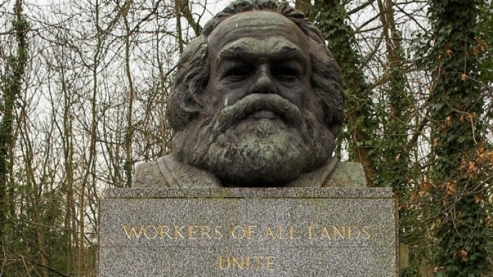 Политика ЕС по «Спутнику V» подтвердила правоту Карла Маркса