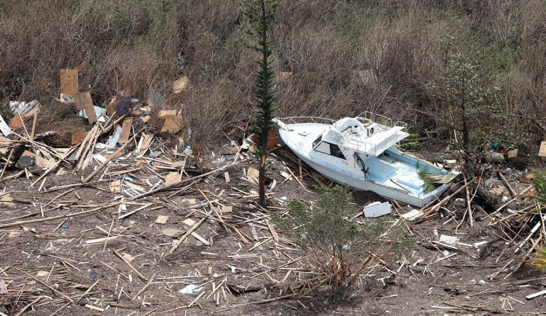 Шокирующие изображения показывают масштабы разрушительного урагана "Дориан", обрушившегося на Багамы катаклизмы,природа,ураган Дориан
