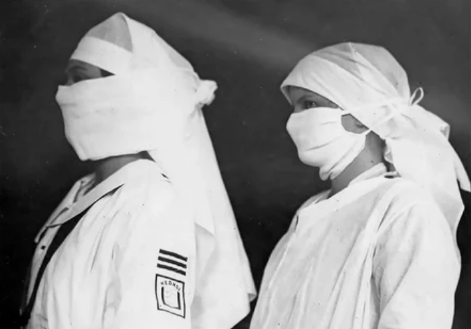Медсестры в бостонских больницах оснащены масками для борьбы с гриппом весной 1919 года