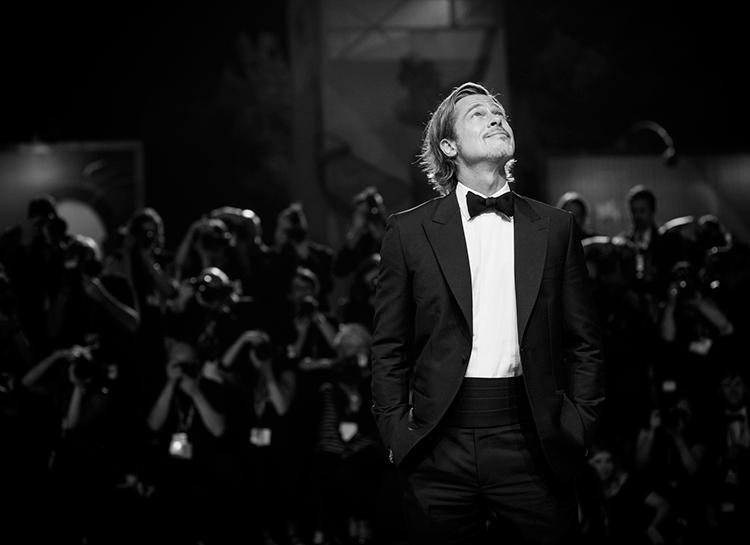 Брэд Питт и беременная Бар Рафаэли на премьере фильма "К звездам" Брэд Питт и беременная Бар Рафаэли на премьере фильма "К звездам" Звезды,Красная дорожка