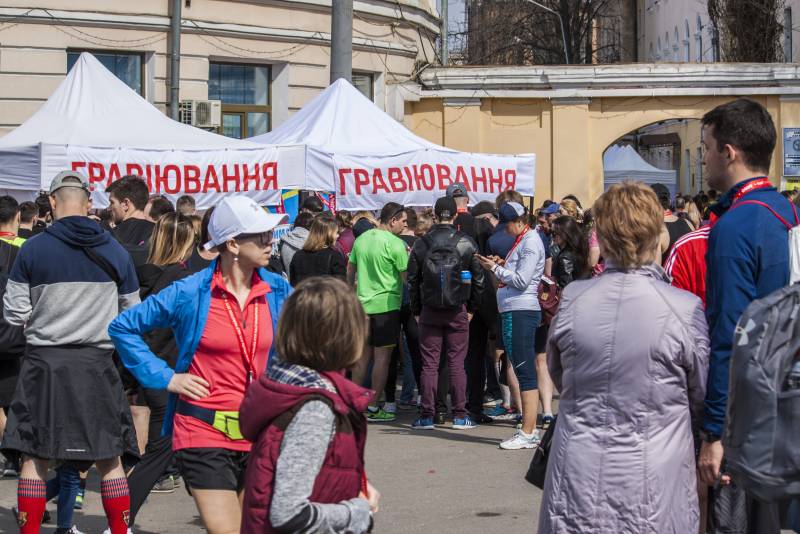 Записки Колорадского Таракана. Армия украинских буратин ушла за туями Записки Колорадского Таракана. Армия украинских буратин ушла за туями украина