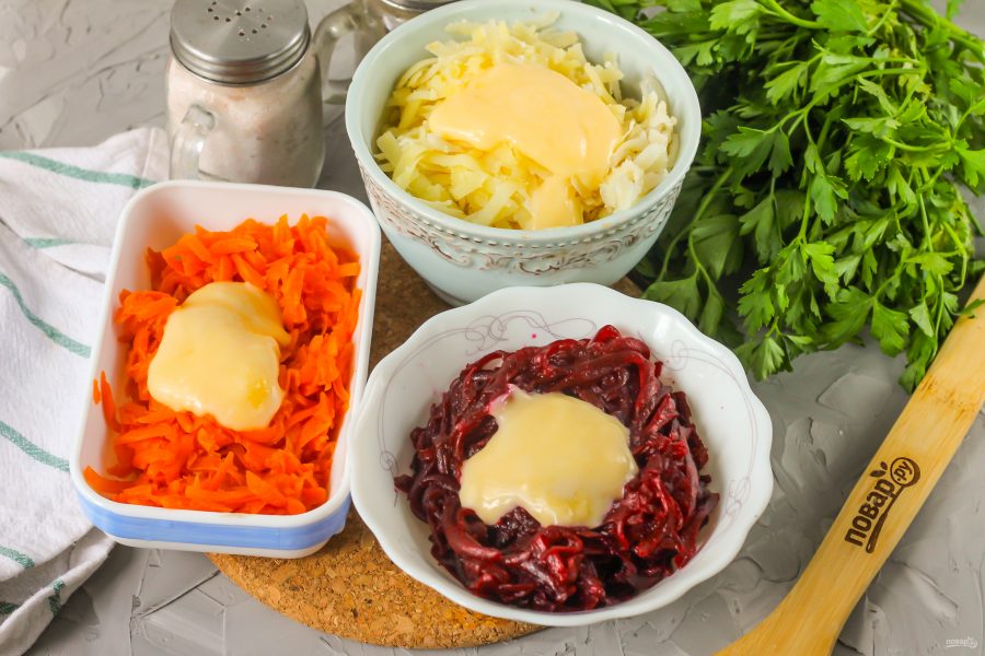 Новогодняя ностальгия! 7 блюд, которые не покидают новогодний стол с советских времен кулинария,новогоднее меню