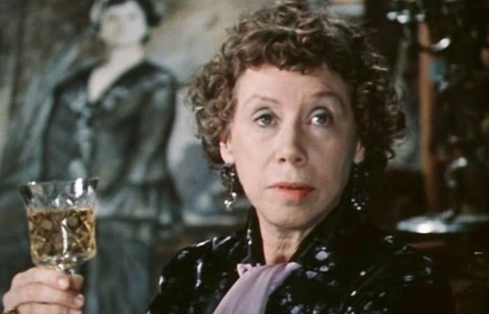 Чтобы помнили... позднее счастье Евгении Ханаевой: чем пожертвовала ради успеха звезда фильма "По семейным обстоятельствам"