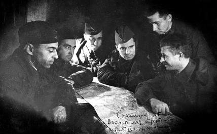 Генералы становились к пулемёту, шли «в штыки», бросались в рукопашную