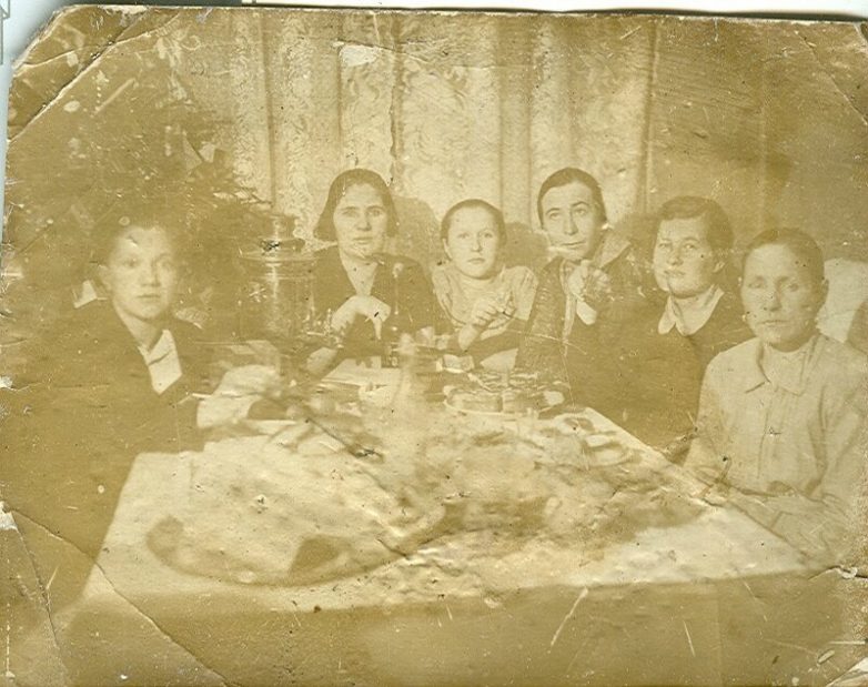 Душевные фотографии советских застолий Душевные фотографии советских застолий