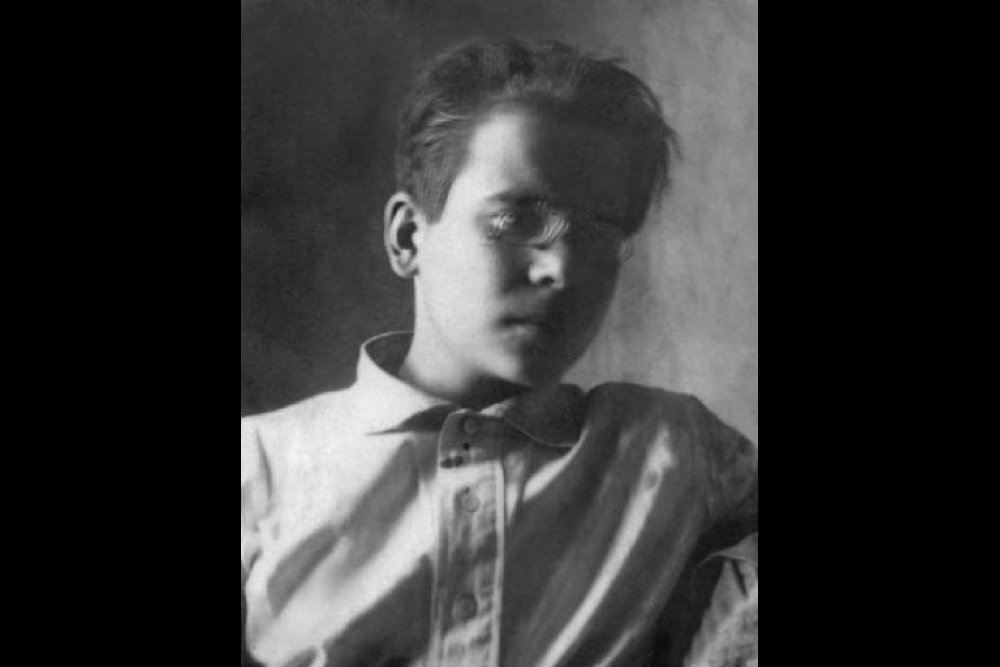 А это их сын Сергей в 1920 году.