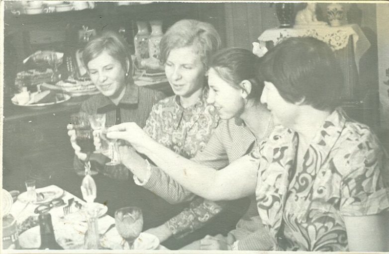 Душевные фотографии советских застолий Душевные фотографии советских застолий