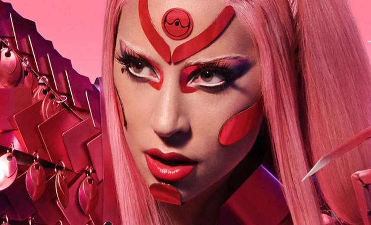 Космическая доставка: Леди Гага лично отвозит свой новый альбом ритейлерам