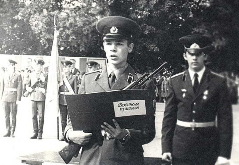 Вадим Казаченко.jpg 25 армейских снимков наших звёзд. Узнаёте?