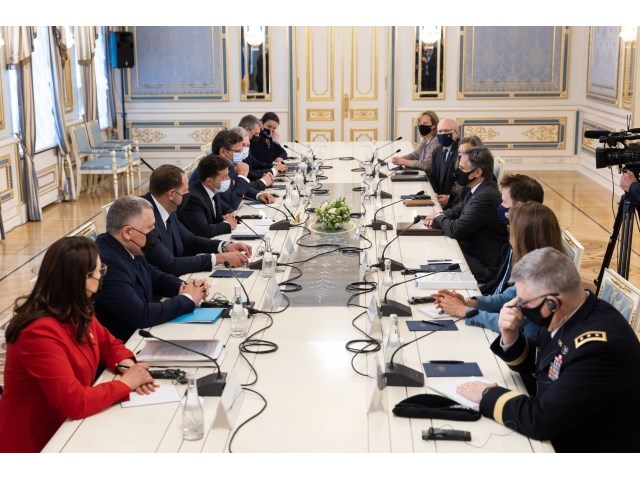 Украину зачищают ради «козыря в рукаве»? Украину зачищают ради «козыря в рукаве»? украина